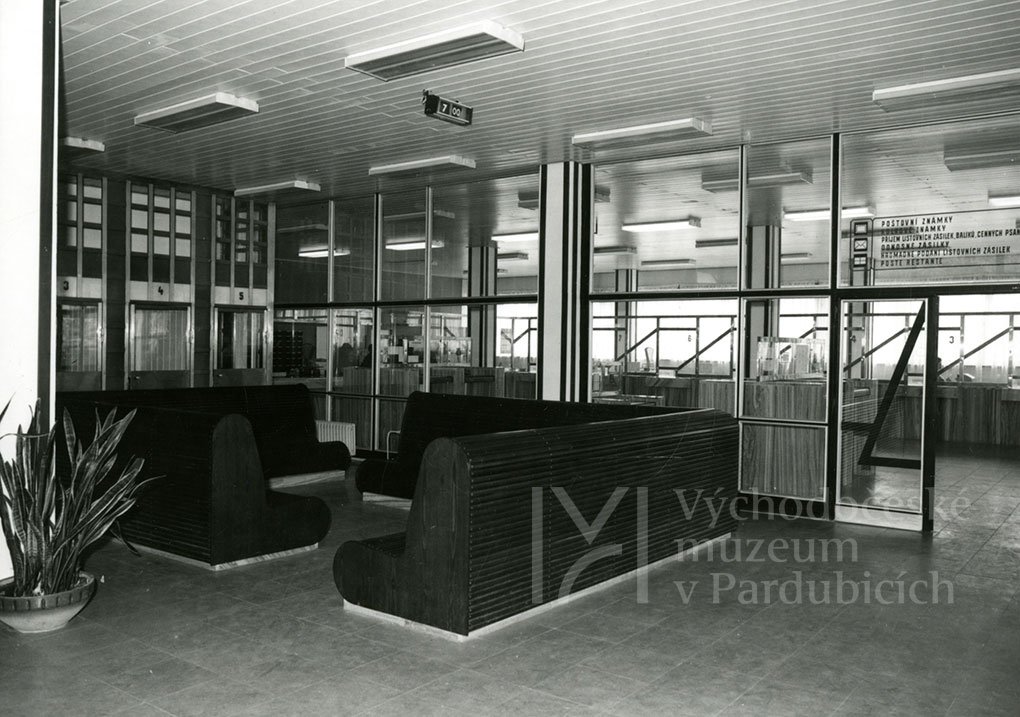 Prohlídka Tepna moderního města, interiér služeb pošty 2, po 1985