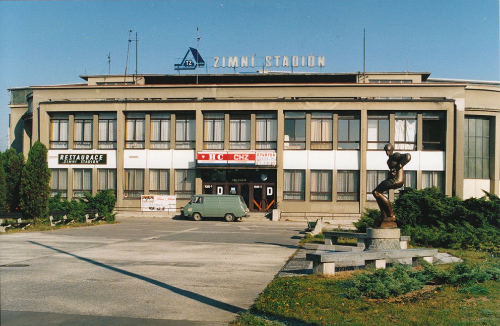 Zmizelé Pardubice: Město sportu, zimní stadion v 90. letech 20. století