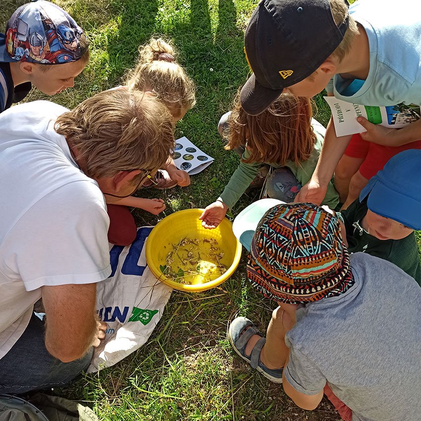 Zubříkův klub, program Život pod lupou